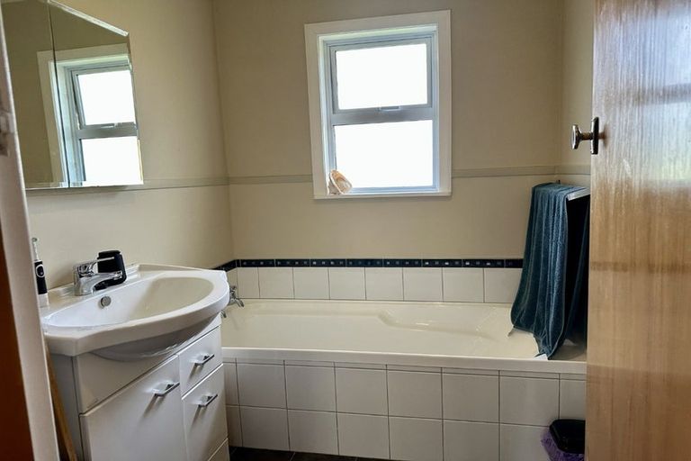 Photo of property in 12 Park Road, West End, Palmerston North, 4412