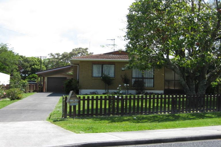 Photo of property in 15 Matua Road, Huapai, Kumeu, 0810