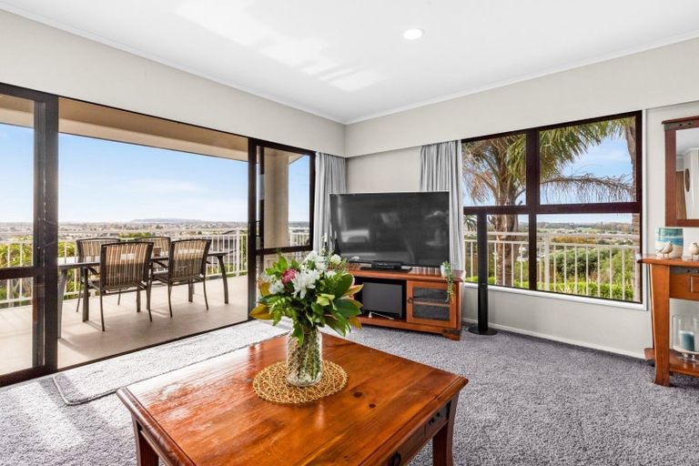 Photo of property in 58 Churchill Drive, Taradale, Napier, 4112