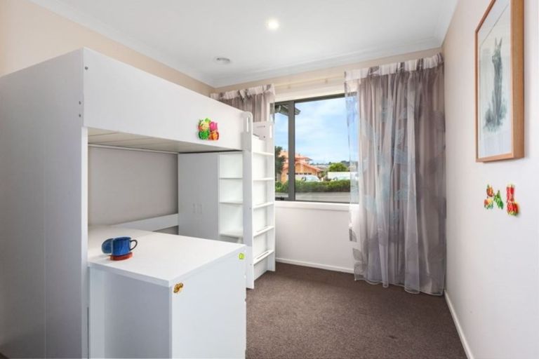 Photo of property in 32 Sumner Terrace, Aotea, Porirua, 5024