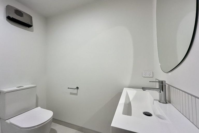 Photo of property in 6/107 Smith Street, Woolston, 8062