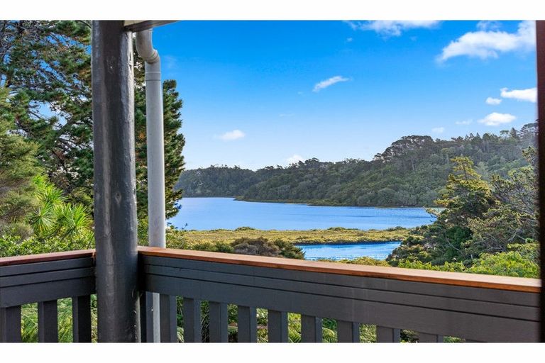 Photo of property in 61 Pemberton Avenue, Bayview, Auckland, 0629