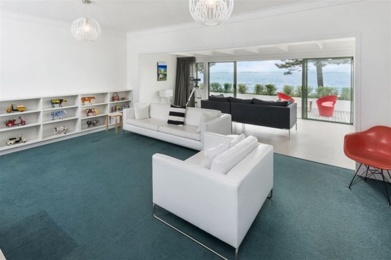 Photo of property in E/5 The Esplanade, Eastern Beach, Auckland, 2012