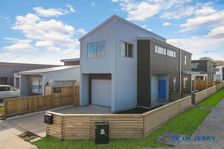 Photo of property in 67 Whare Kauri Road, Papakura, 2110