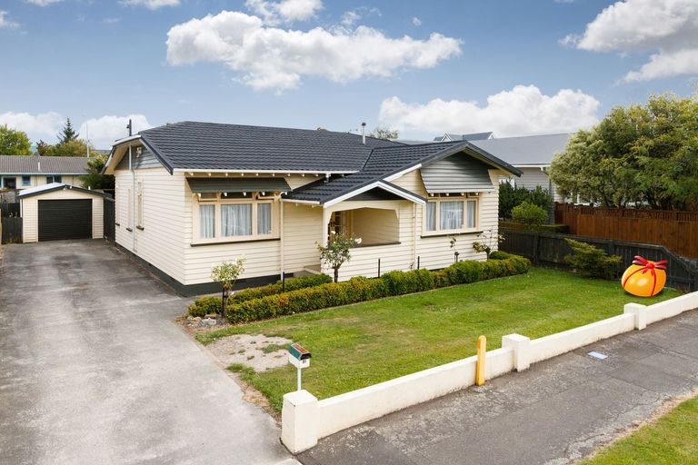 Photo of property in 51 Dahlia Street, Palmerston North, 4410