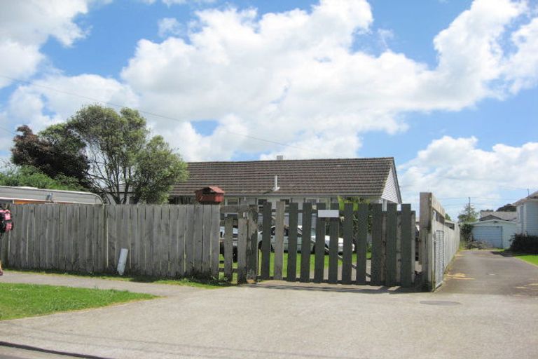 Photo of property in 7 Arimu Road, Papakura, 2110