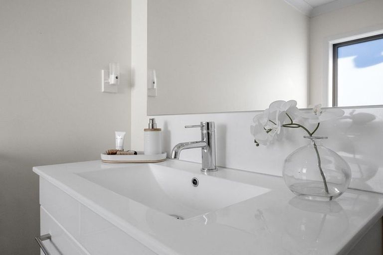 Photo of property in 3 Lakeview Quay, Pyes Pa, Tauranga, 3112