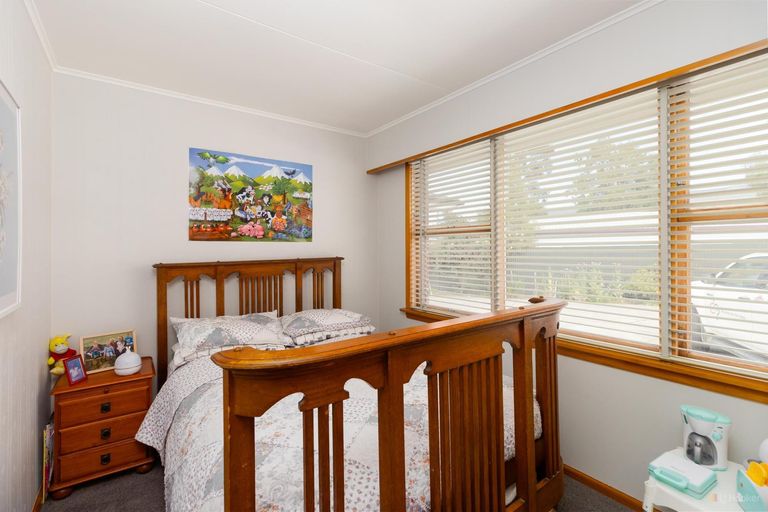 Photo of property in 76 Rhodes Street, Waimate, 7924