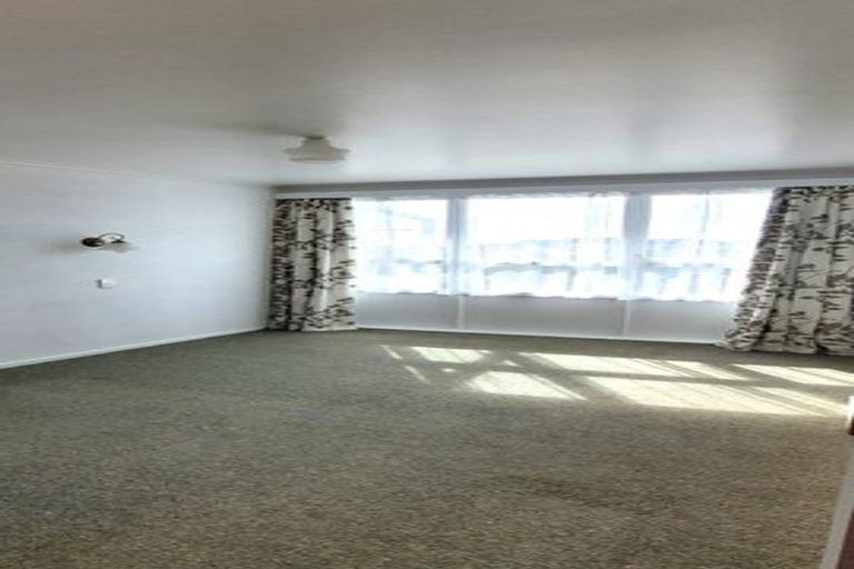 Photo of property in 8 Kitchener Terrace, Moturoa, New Plymouth, 4310