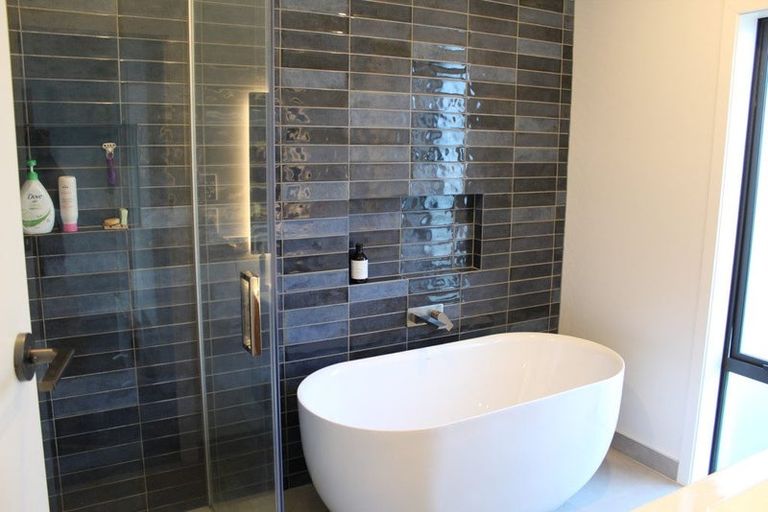 Photo of property in 39 Shandon Road, Vauxhall, Dunedin, 9013