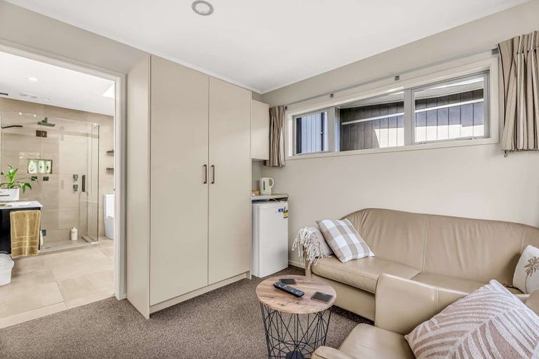 Photo of property in 10 Rena Place, Whitianga, 3510