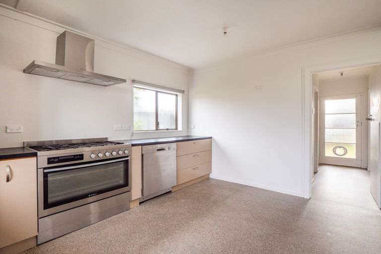 Photo of property in 22 Queen Street, Brighton, Dunedin, 9035