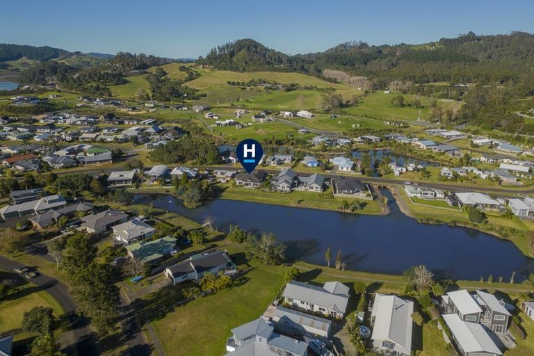 Photo of property in 14 Motukorure Parade, Cooks Beach, Whitianga, 3591