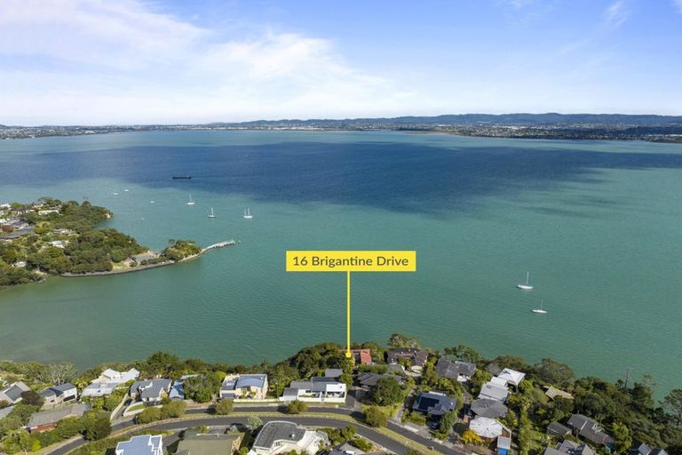 Photo of property in 16 Brigantine Drive, Beach Haven, Auckland, 0626