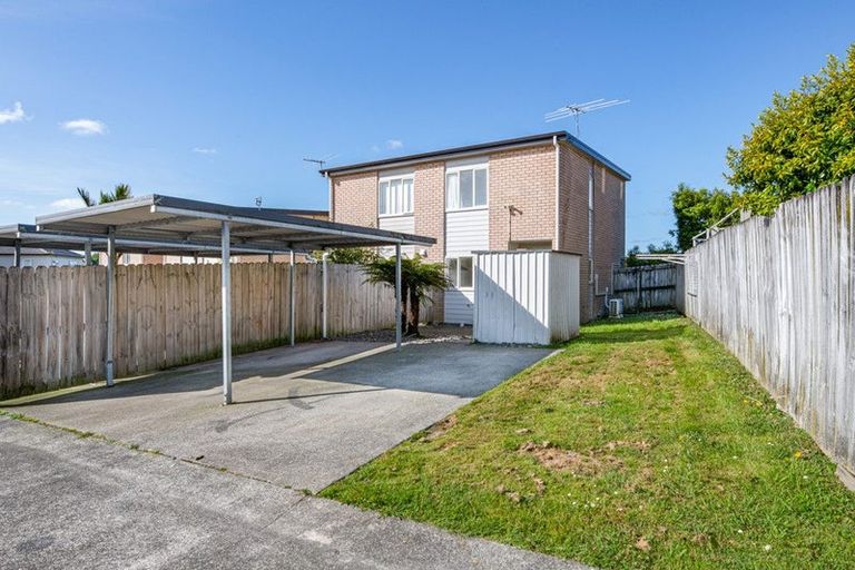 Photo of property in 10 Rosandich Drive, Sunnyvale, Auckland, 0612
