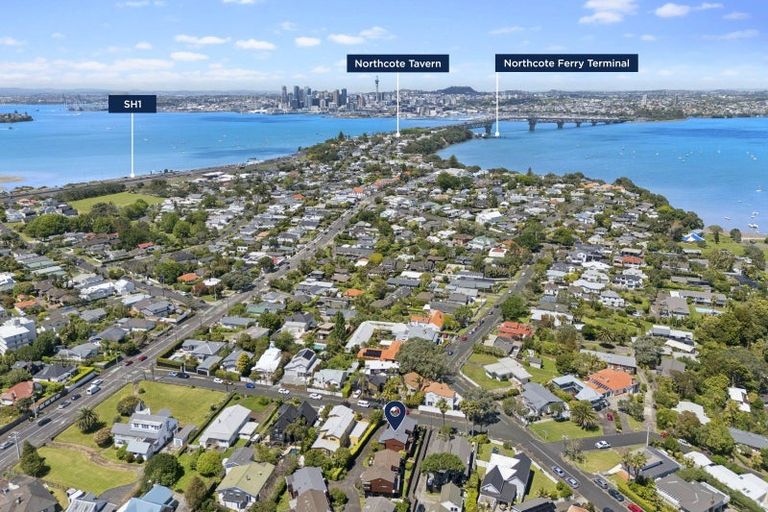Photo of property in 1/11 Faulkner Road, Northcote Point, Auckland, 0627