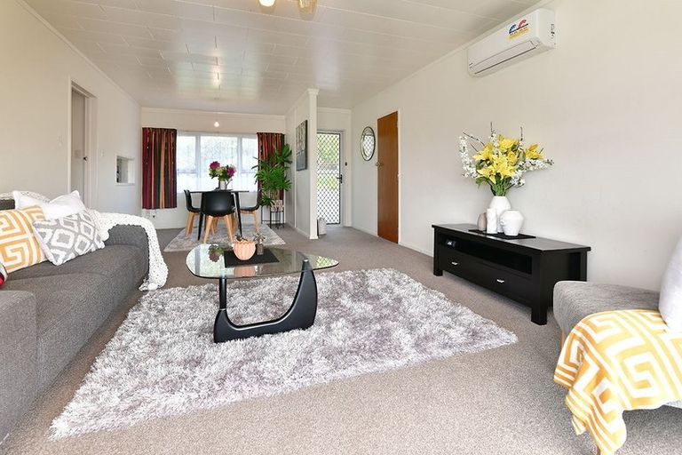 Photo of property in 60 Albatross Road, Red Beach, 0932