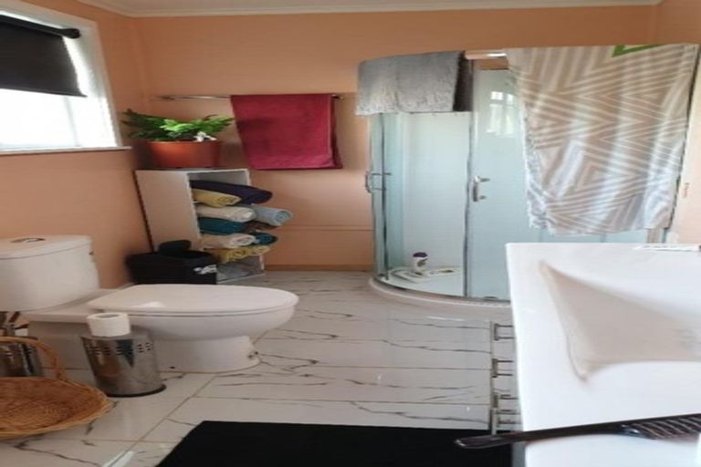 Photo of property in 28 Hadfield Street, Patea, 4520