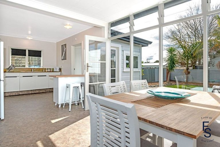 Photo of property in 6 Duke Street, Tamarau, Gisborne, 4010