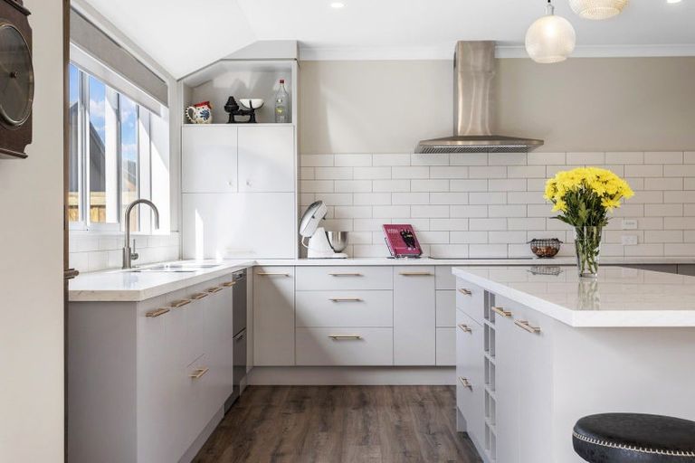 Photo of property in 6 Hunter Lane, Amberley, 7410