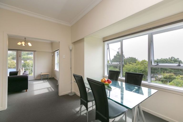 Photo of property in 5 Pendarves Street, New Plymouth, 4310