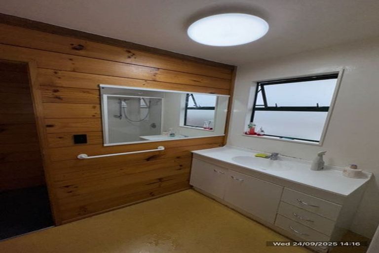 Photo of property in Te Awhina Apartments, 2/22 Sussex Street, Mount Cook, Wellington, 6021