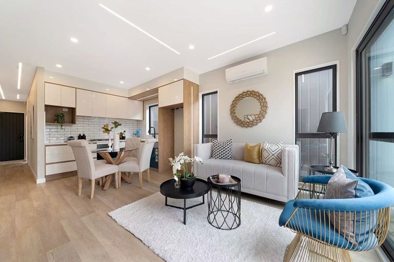 Photo of property in 22 Paretao Street, Massey, 0614