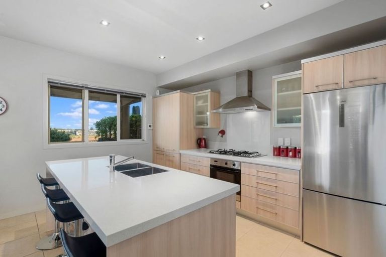 Photo of property in Point Ridge, 16/130 Gills Road, Albany Heights, Auckland, 0632