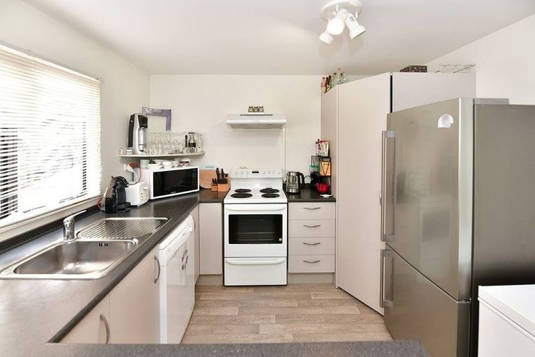 Photo of property in 4b Kathy Terrace, Stanmore Bay, Whangaparaoa, 0932