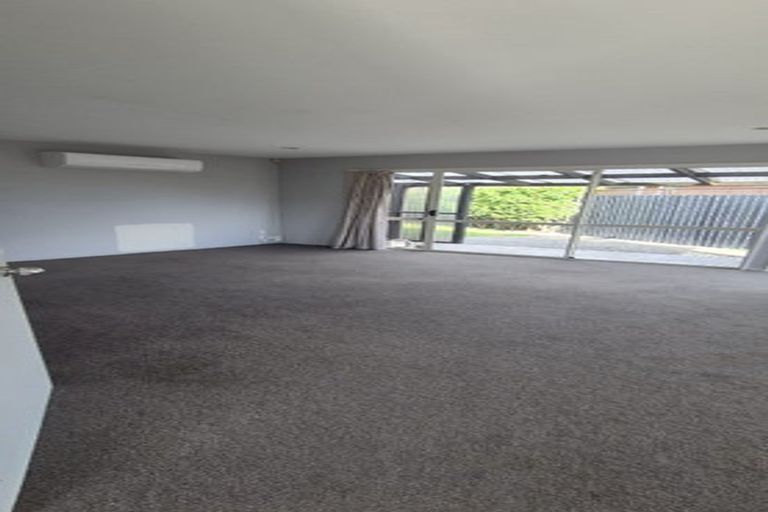 Photo of property in 1/28 Kirsten Place, Parklands, Christchurch, 8083