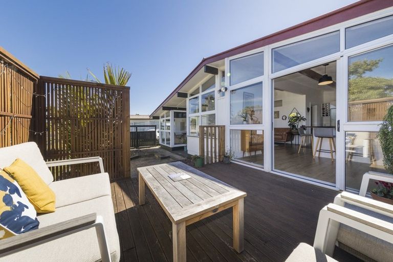 Photo of property in 34 Abraham Crescent, Milson, Palmerston North, 4414