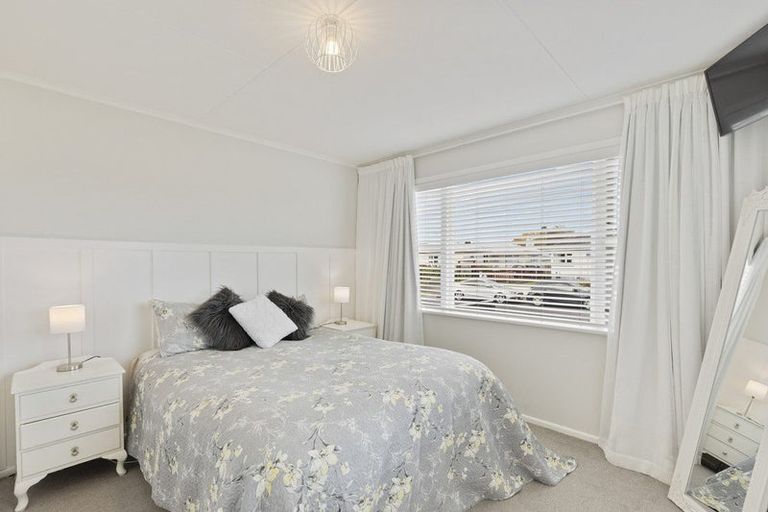 Photo of property in 9 Trafalgar Street, Westown, New Plymouth, 4310