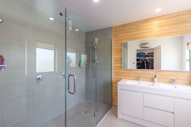 Photo of property in 113 Aston Drive, Waimairi Beach, Christchurch, 8083