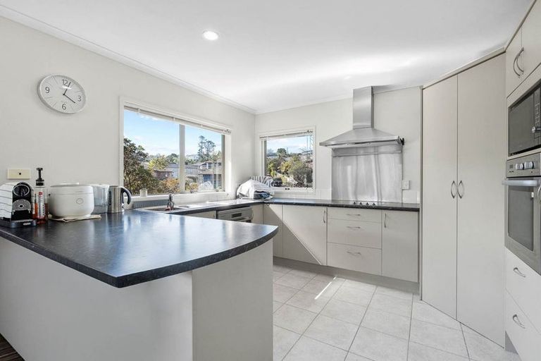 Photo of property in 142 Oaktree Avenue, Browns Bay, Auckland, 0630