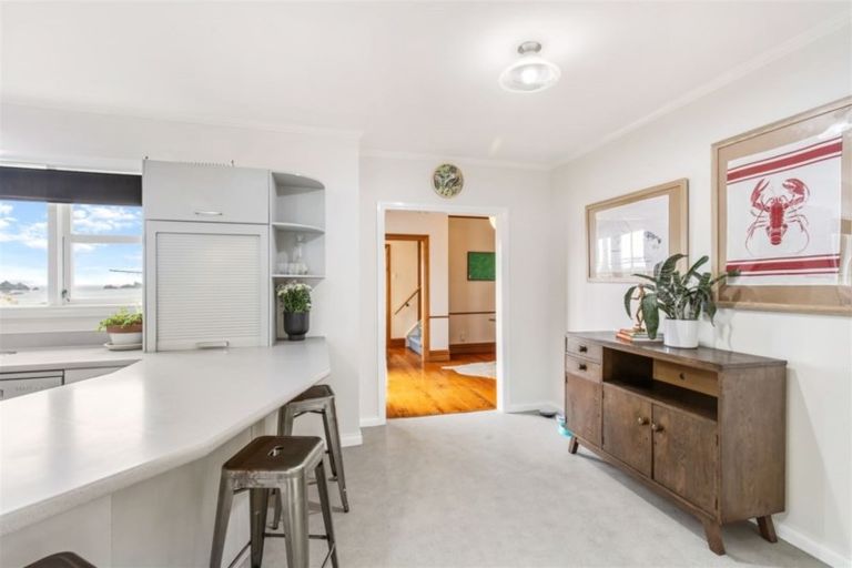 Photo of property in 346 The Esplanade, Island Bay, Wellington, 6023