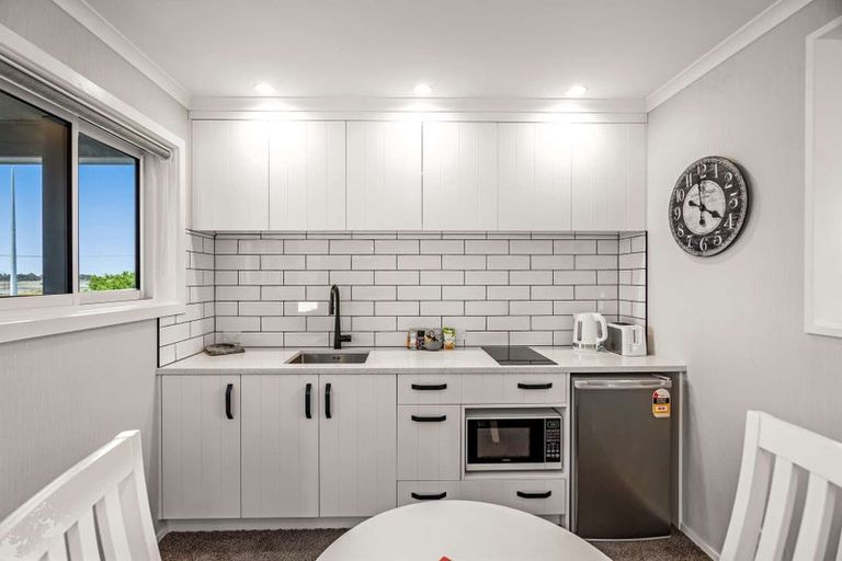 Photo of property in 1 Alfred Street, Westshore, Napier, 4110