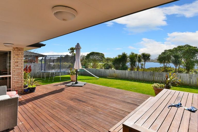 Photo of property in 9 Brechin Place, Wattle Downs, Auckland, 2103
