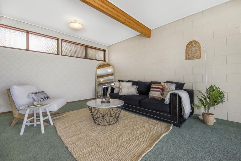 Photo of property in 54 Carnoustie Drive, Wattle Downs, Auckland, 2103