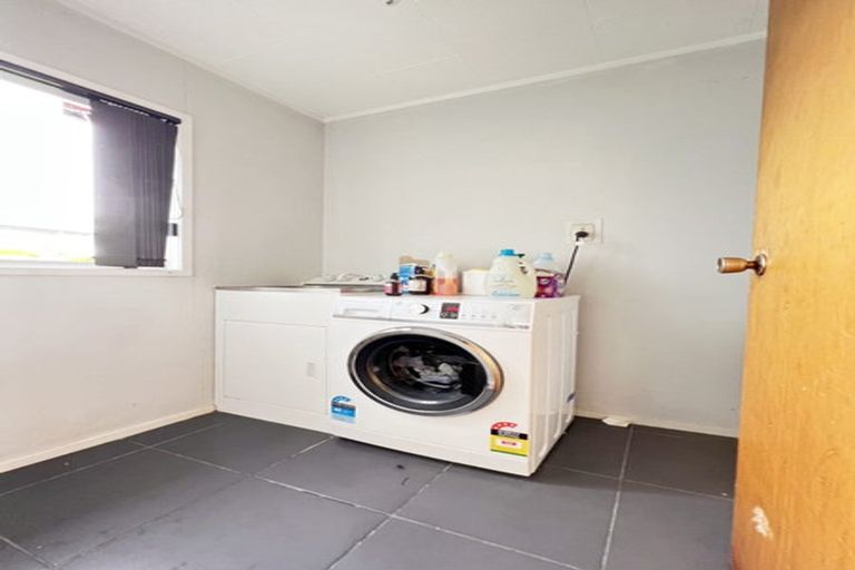 Photo of property in 13 Sikkim Crescent, Clover Park, Auckland, 2019