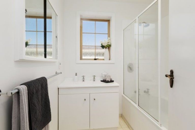 Photo of property in 51a Ludlam Crescent, Woburn, Lower Hutt, 5010