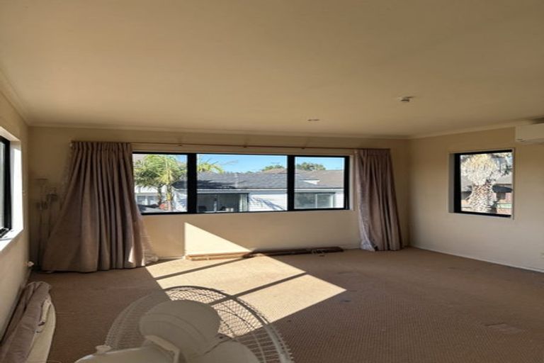 Photo of property in 49 Lilybank Crescent, East Tamaki, Auckland, 2013