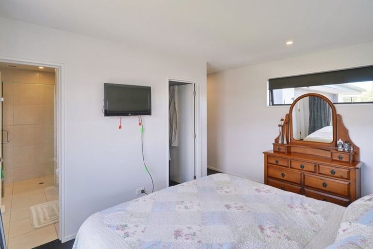 Photo of property in 64 Sutherland Drive, Kaiapoi, 7630