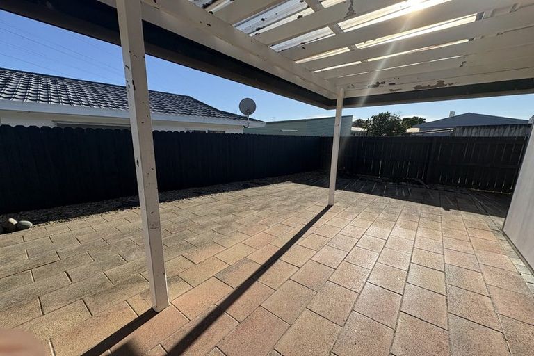 Photo of property in 76 Edgewater Drive, Pakuranga, Auckland, 2010