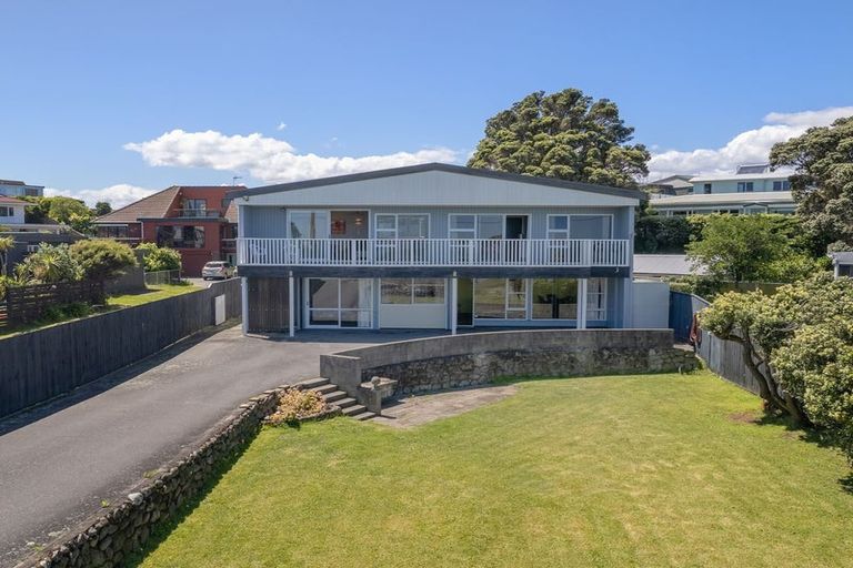 Photo of property in 104 Marine Parade, Paraparaumu Beach, Paraparaumu, 5032