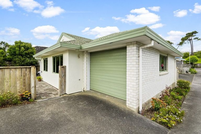 Photo of property in 1/919 Whangaparaoa Road, Manly, Whangaparaoa, 0930