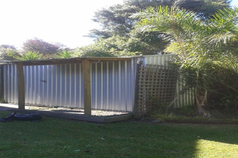 Photo of property in 57 Holmes Drive South, Massey, Auckland, 0614