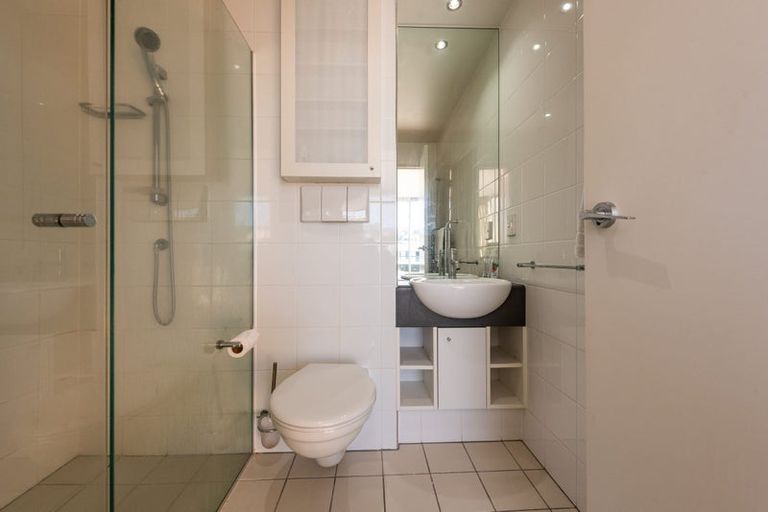 Photo of property in Sanctum Apartment, 10 Ebor Street, Te Aro, Wellington, 6011