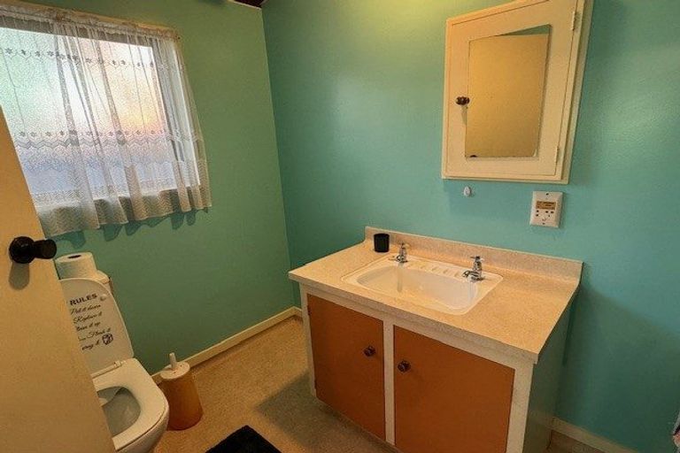 Photo of property in 2/58 Marlow Road, Aranui, Christchurch, 8061