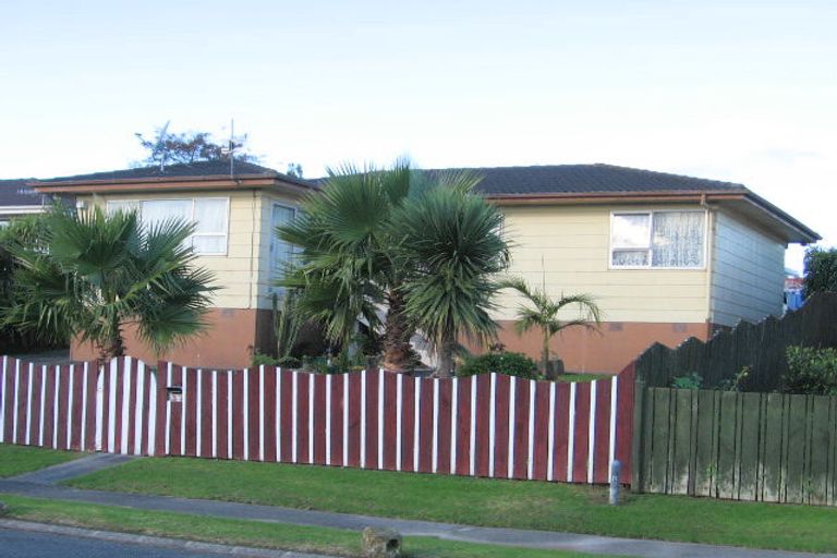 Photo of property in 52 Zelda Avenue, Clover Park, Auckland, 2023
