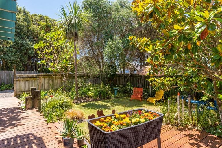 Photo of property in 10 Hastings Street, Waikanae Beach, Waikanae, 5036